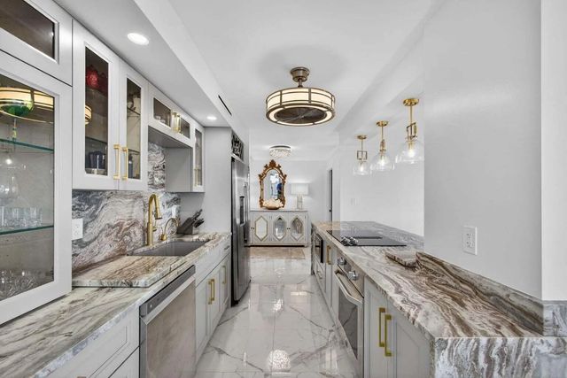 5 of 77 - 5510 N Ocean Drive #7b, Singer Island, FL