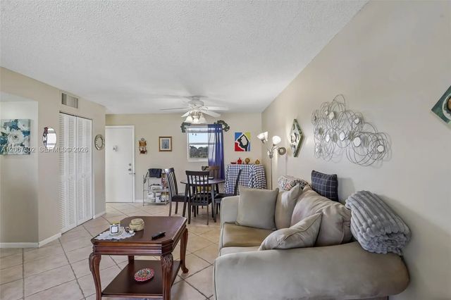 3 of 19 - 200 Bonnie Boulevard #128, Palm Springs, FL