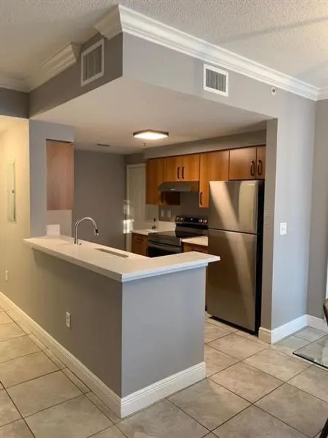 4 of 50 - 6020 W Sample Road #105, Coral Springs, FL