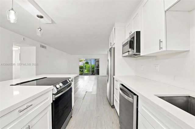 5 of 35 - 222 N Federal Highway #115, Deerfield Beach, FL