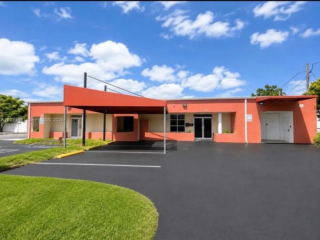 120 Sw 70th Avenue, Pembroke Pines