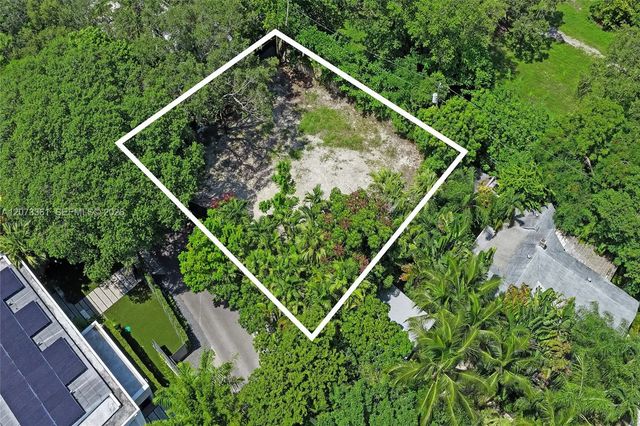 4 of 33 - 3625 N Bay Homes Drive, Miami, FL