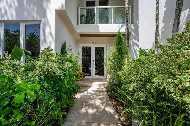 3 of 44 - 6428 Nw 104th Court, Doral, FL