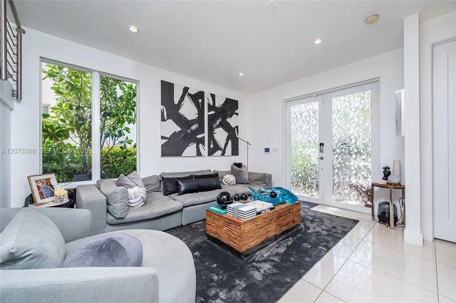4 of 44 - 6428 Nw 104th Court, Doral, FL