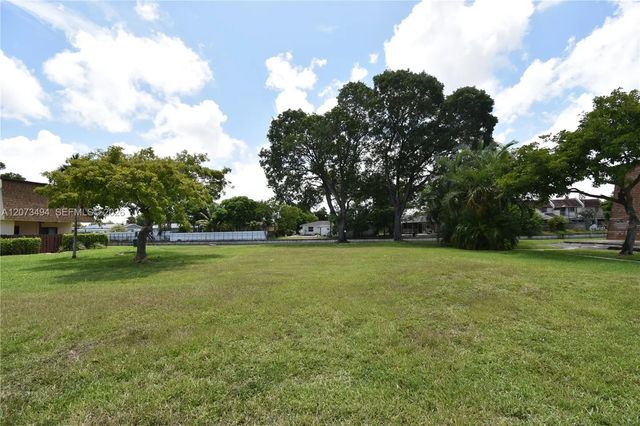 4 of 11 - 134 San Remo Boulevard, North Lauderdale, FL