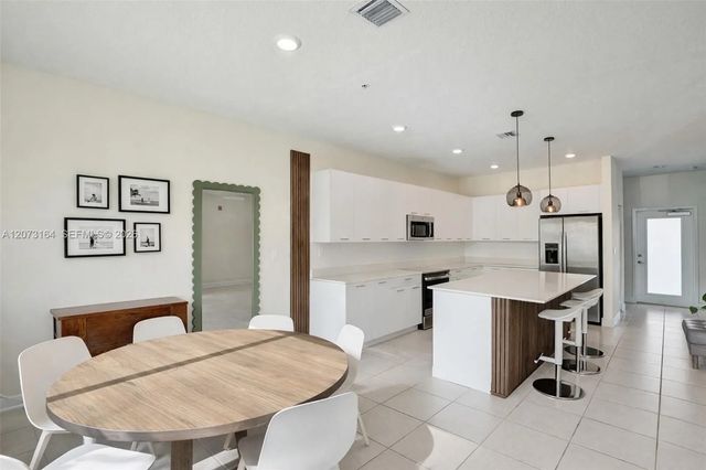 3 of 23 - 8001 Nw 41st Street #f-109, Doral, FL