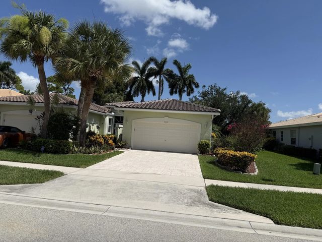 10664 Royal Caribbean Circle, Boynton Beach