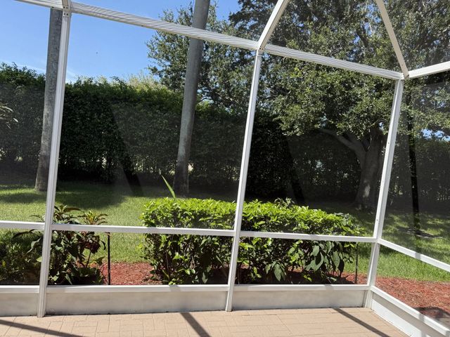 5 of 28 - 10664 Royal Caribbean Circle, Boynton Beach, FL