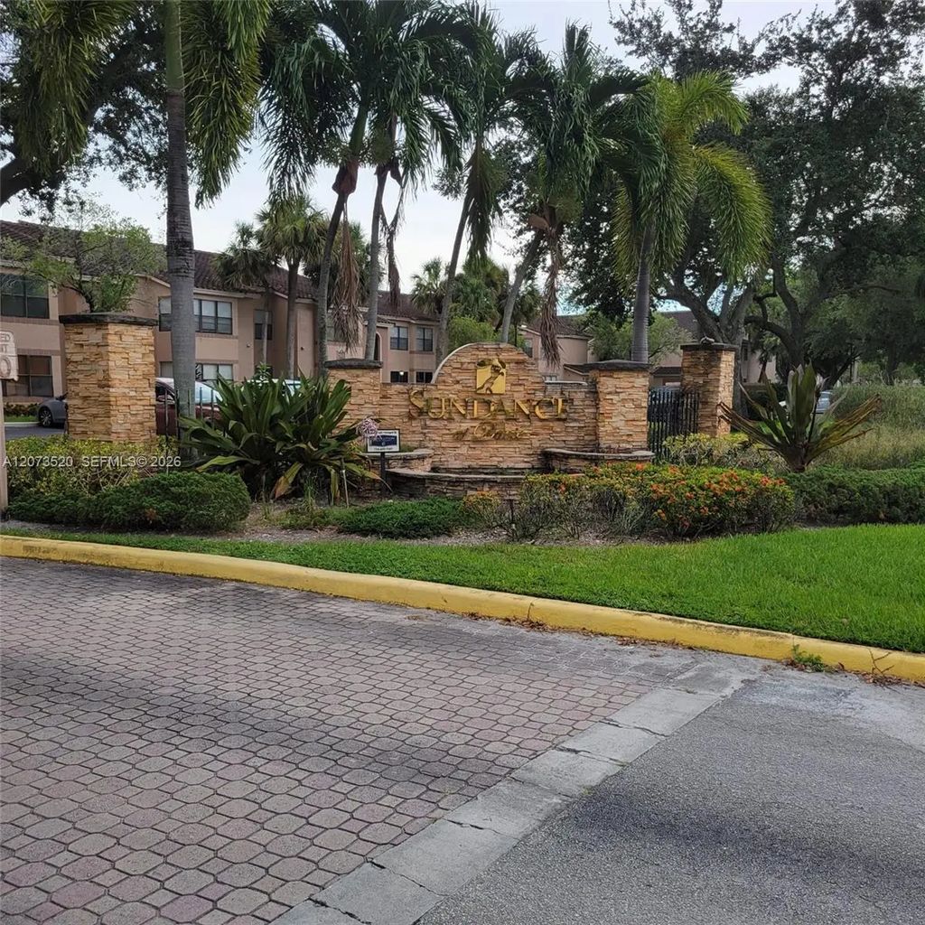 2926 S University Drive #6102, Davie