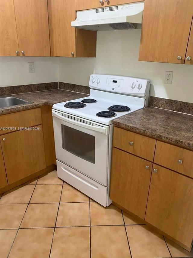 3 of 11 - N/A, North Miami, FL