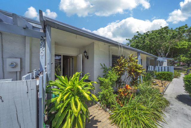 3920 Sw 69th Terrace #7-s, Miramar
