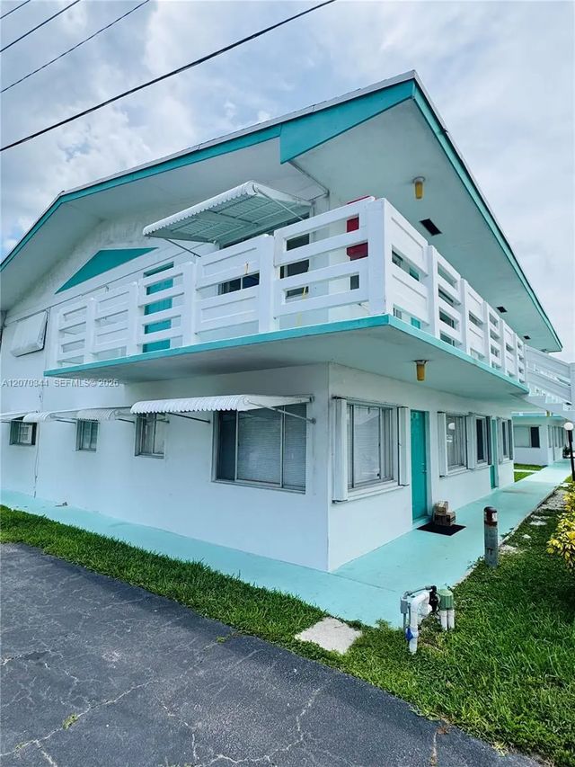 2304 Lake Osborne Drive #21, Lake Worth