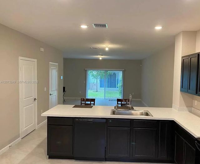 4 of 13 - 2810 Nw 181st Street, Miami Gardens, FL