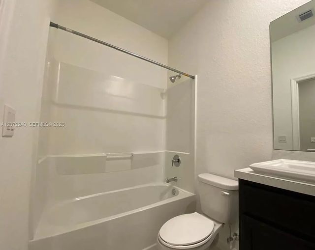 5 of 13 - 2810 Nw 181st Street, Miami Gardens, FL
