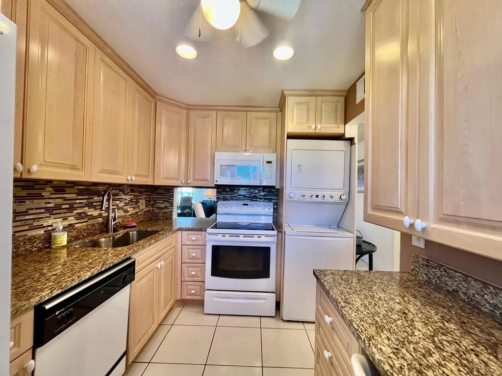 4090 Tivoli Court #301, Lake Worth