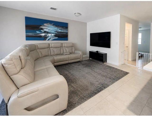 4 of 22 - 5930 Nw 104th Path, Doral, FL