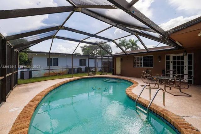 3 of 37 - 2160 Nw 91st Terrace, Pembroke Pines, FL
