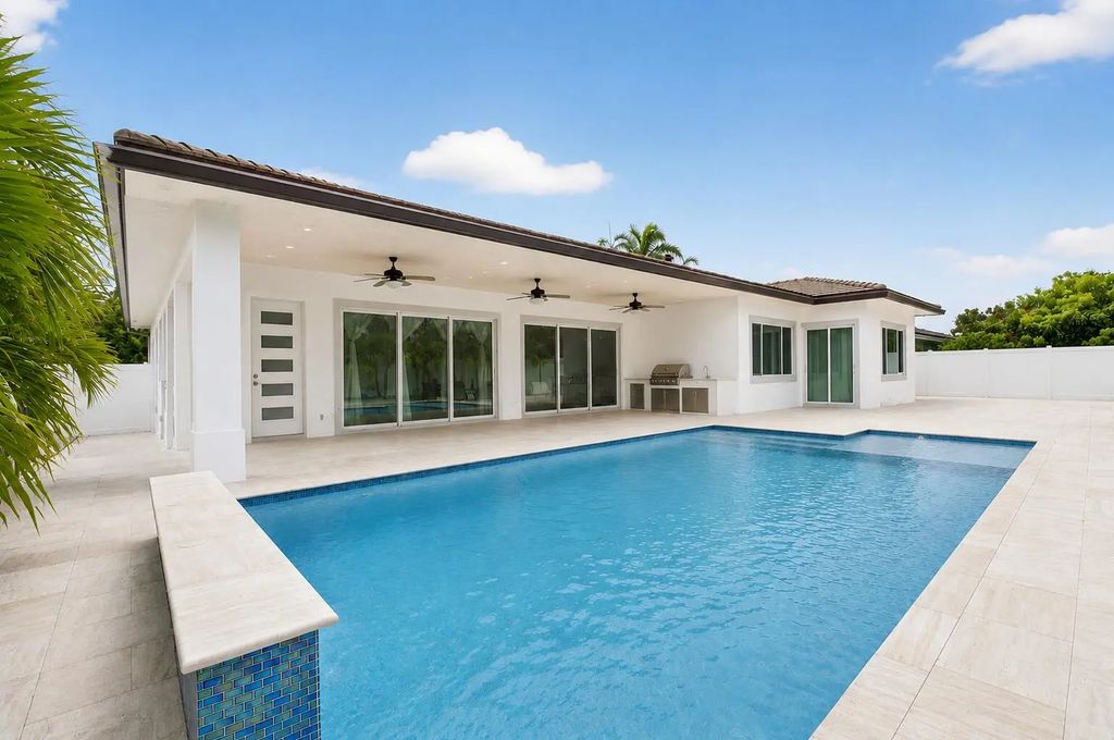 711 Ne 6th Street, Boca Raton