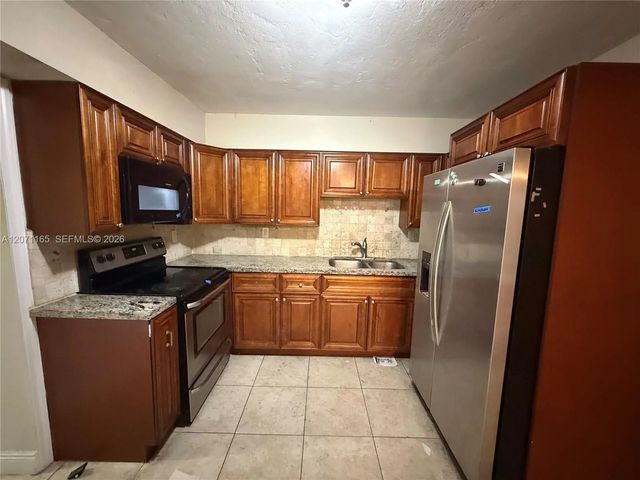 2 of 5 - 2751 N 66th Avenue, Hollywood, FL