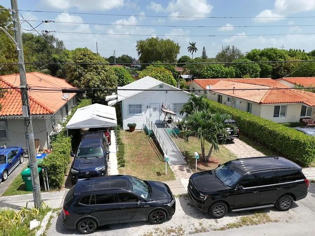 3 of 30 - 3085 Sw & 3083 17th Street, Miami, FL