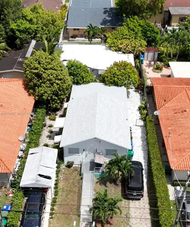 4 of 30 - 3085 Sw & 3083 17th Street, Miami, FL