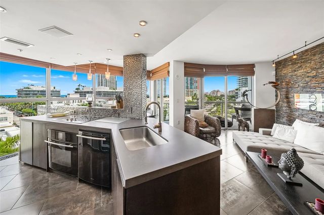 5 of 25 - 110 Washington Avenue #1709, Miami Beach, FL