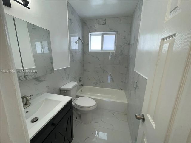 3 of 24 - 3731 Sw 32nd Avenue, West Park, FL