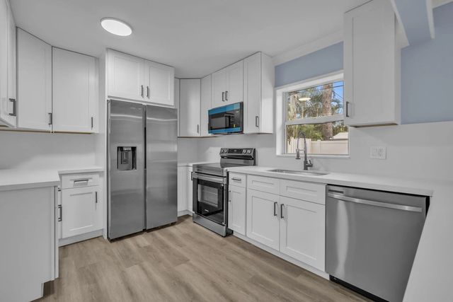 3 of 69 - 4630 Ne 5th Terrace, Oakland Park, FL