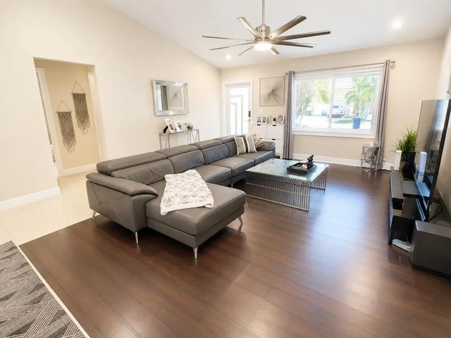 3 of 21 - 10601 Nw 7th Place, Coral Springs, FL