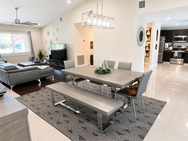 4 of 21 - 10601 Nw 7th Place, Coral Springs, FL