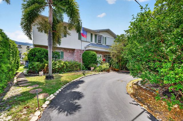 2 of 42 - 1636 Se 14th Street, Fort Lauderdale, FL
