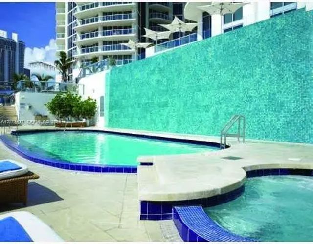 4 of 13 - 18683 Collins Avenue #1709, Sunny Isles Beach, FL