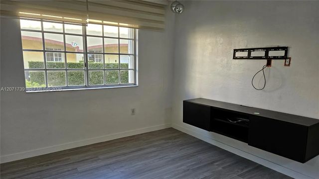 3 of 15 - 6758 Nw 182nd Street #101, Hialeah, FL