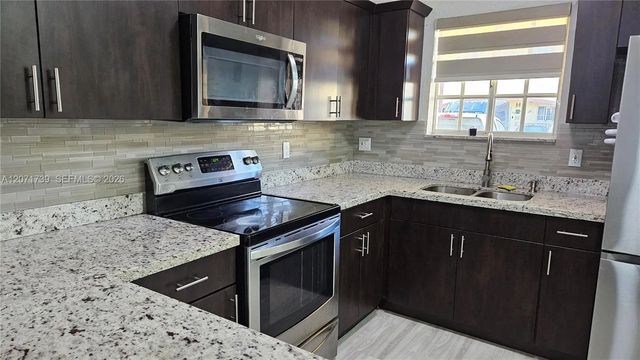 5 of 15 - 6758 Nw 182nd Street #101, Hialeah, FL