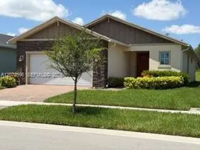 556 Se Mulberry Way, Port St. Lucie