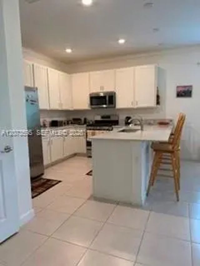5 of 39 - 556 Se Mulberry Way, Port St. Lucie, FL