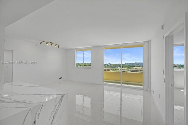 2 of 61 - 2775 Ne 187th Street #514, Aventura, FL
