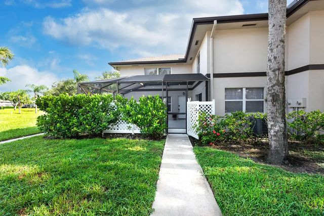 4 of 25 - 38 Essex Court #d, Royal Palm Beach, FL