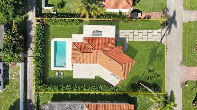3 of 29 - 10650 Ne 11th Court, Miami Shores, FL