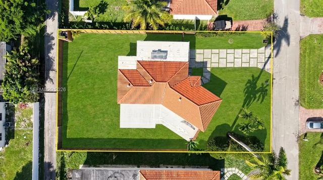 4 of 29 - 10650 Ne 11th Court, Miami Shores, FL