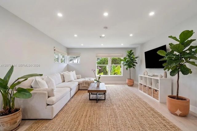 5 of 29 - 10650 Ne 11th Court, Miami Shores, FL