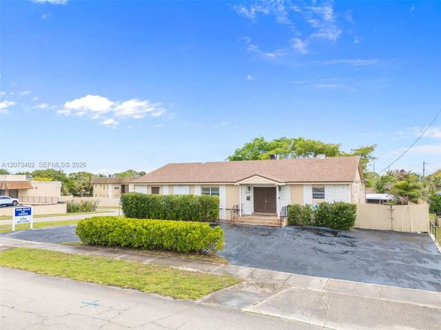 3 of 36 - 359 10th Street, Lake Park, FL