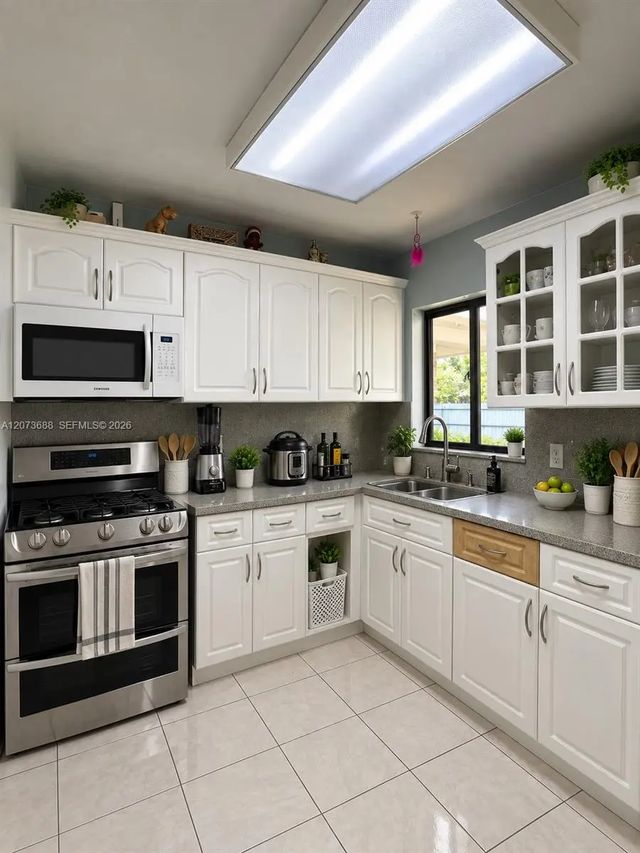 4 of 14 - 4860 Nw 190th Street, Miami Gardens, FL