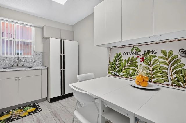 5 of 36 - 199 Sw 12th Avenue #415b, Miami, FL