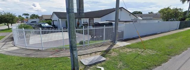 2 of 19 - 13390 Sw 257th Terrace, Homestead, FL