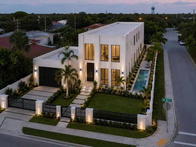 2 of 13 - 310 Se 8th Street, Delray Beach, FL