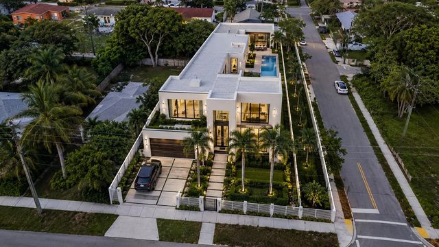 4 of 13 - 310 Se 8th Street, Delray Beach, FL