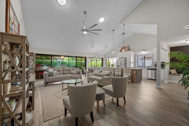 4 of 44 - 2895 Farragut Lane, West Palm Beach, FL