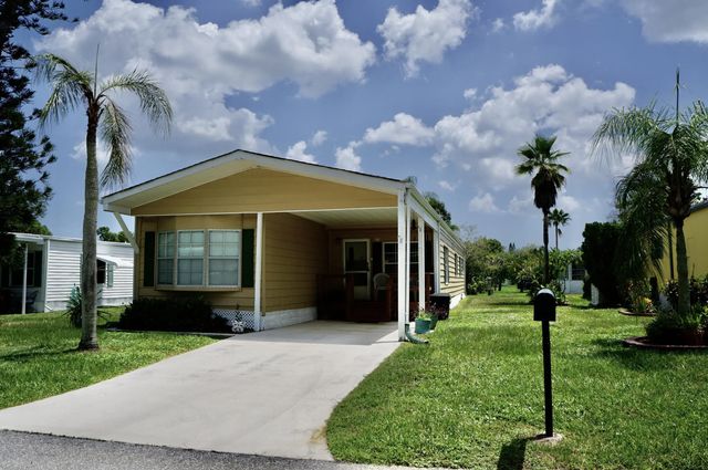 2 of 31 - 21 Se Iberian Lane, Port St. Lucie, FL