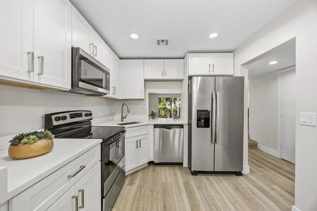 3 of 21 - 4161 Nw 9th Avenue #5, Deerfield Beach, FL